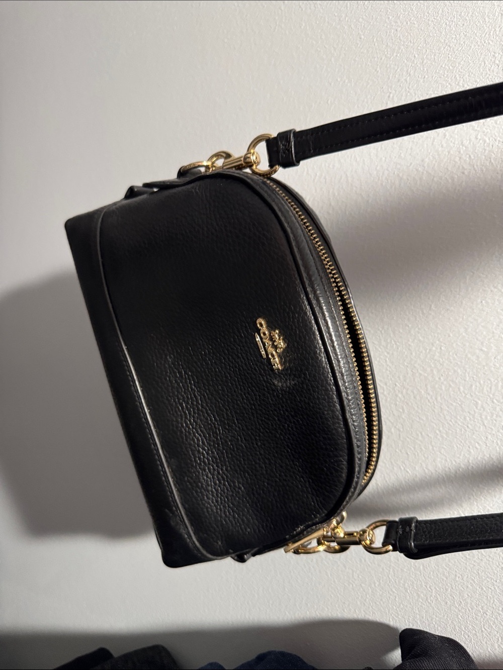Coach Black Pebbled Leather Saddle Crossbody with Gold Logo - Picture 3 of 3